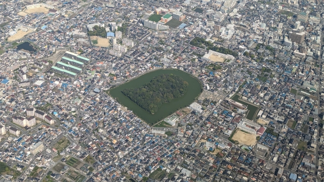 高槻市の不動産売却-「お墓に近い不動産は売却が難しくなる？」