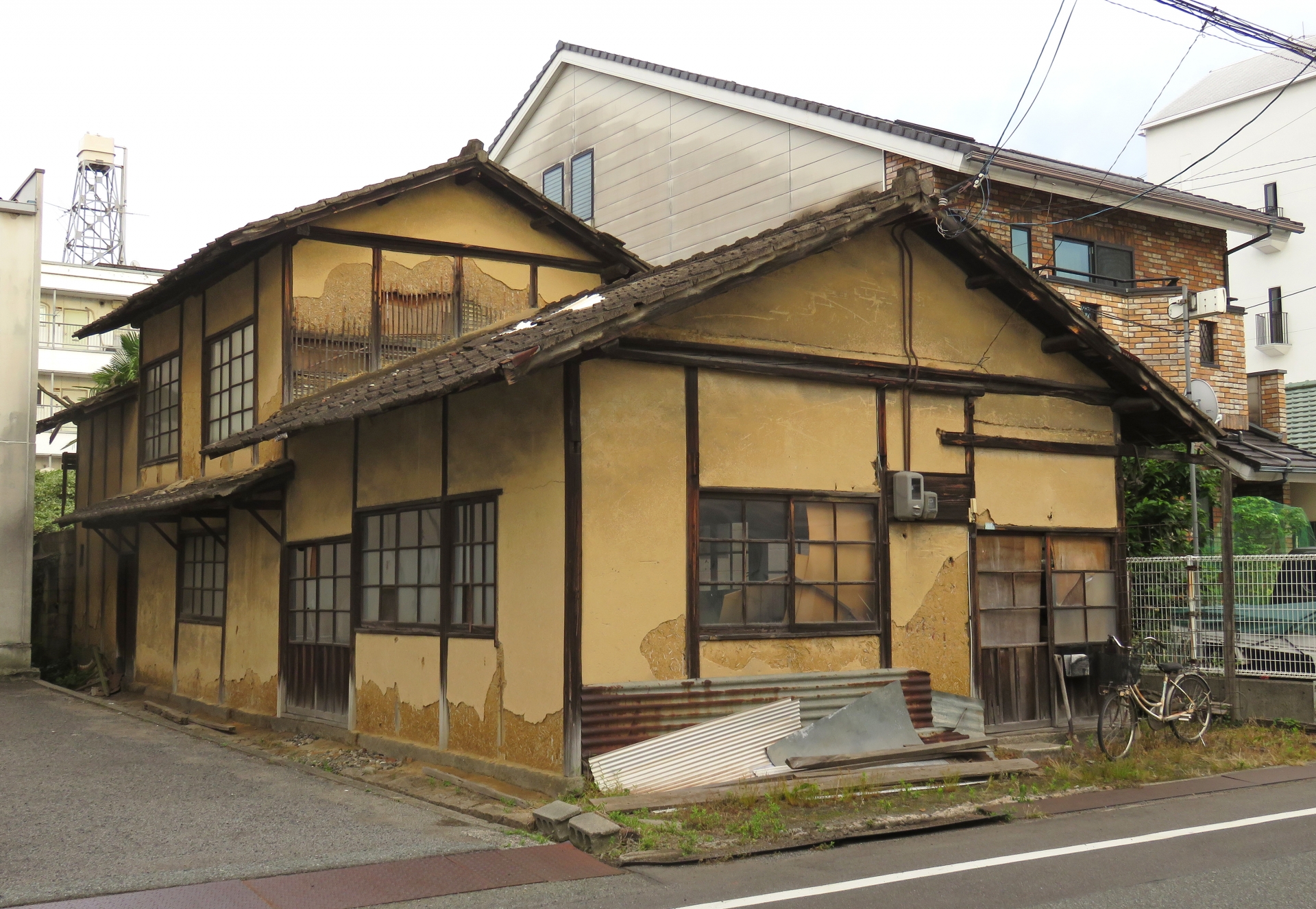 高槻市の不動産売却－【空き家の劣化が早いのはなぜ？】